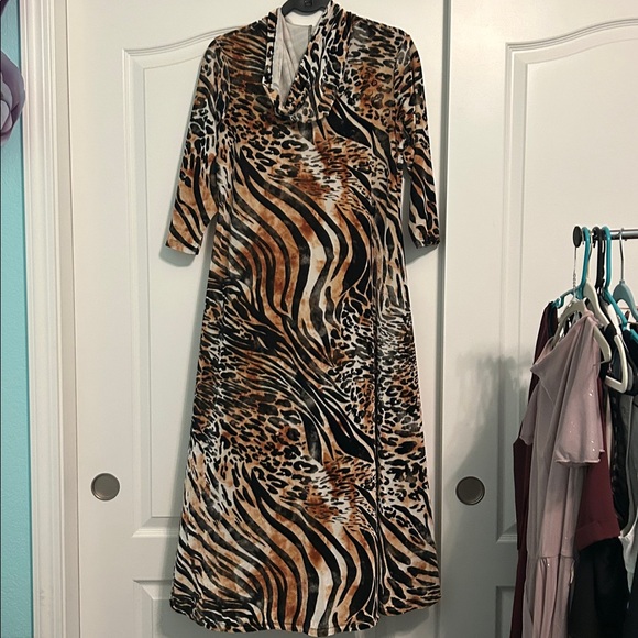 Tiger/Leopard Velvet Dress - Picture 8 of 8